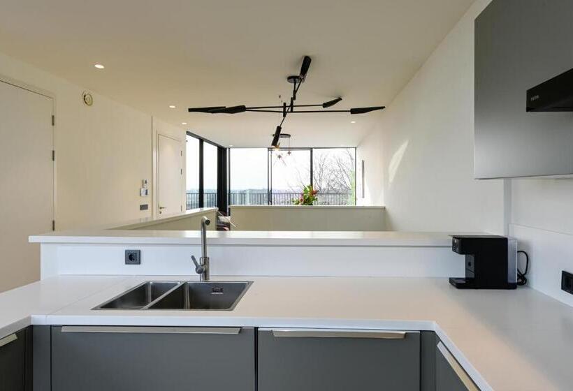 12a, Luxe & Uniek Bioscoopzaal Terras Uitzicht