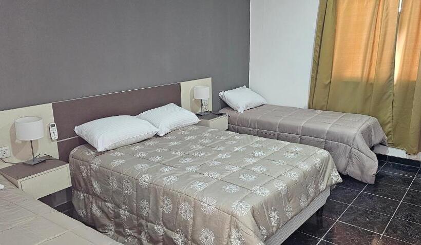 هاستل Complejo Llay