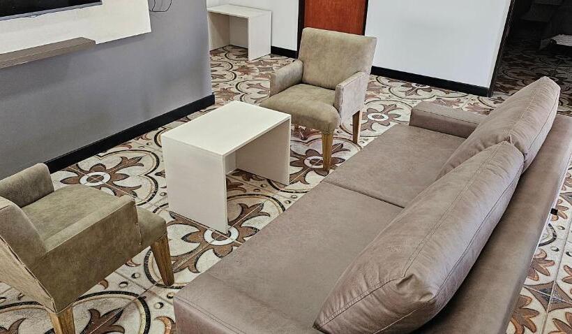 هاستل Complejo Llay