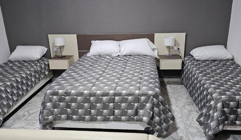 هاستل Complejo Llay