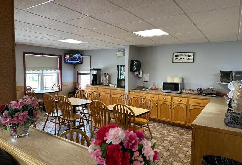 هاستل Travellers Inn Fredericton Nb