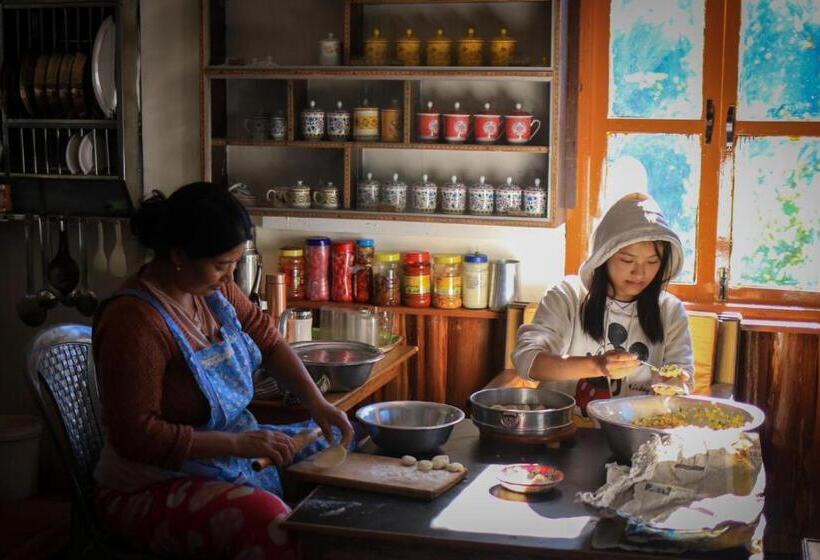 فندق صغير Wake In Himalayas