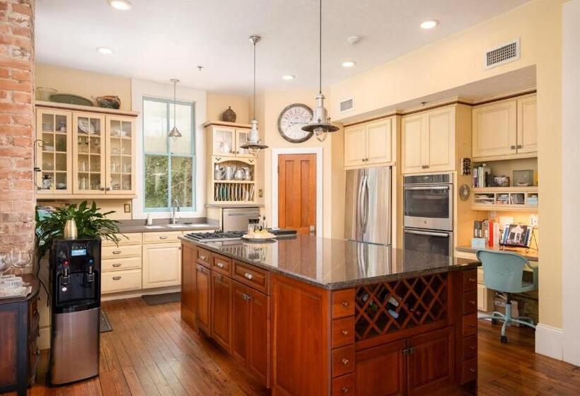 مبيت وإفطار Cumberland Suite