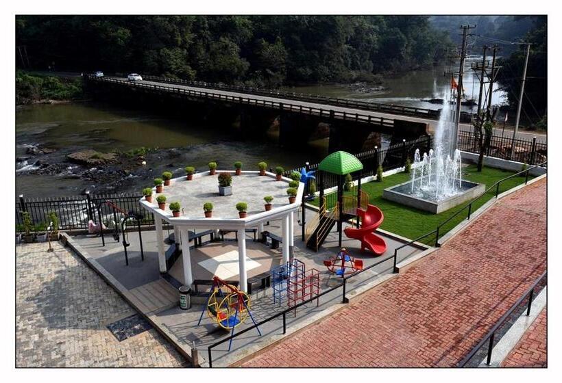 ホテル Adithya View