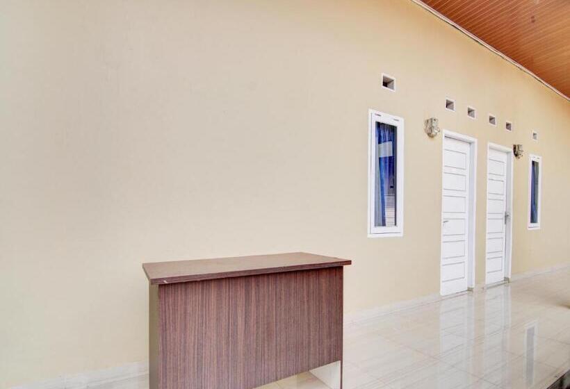 هتل Oyo 93087 Wisma Apel Syariah