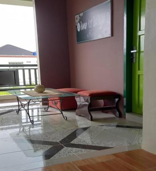 هتل Oyo 93088 Celine Home Syariah