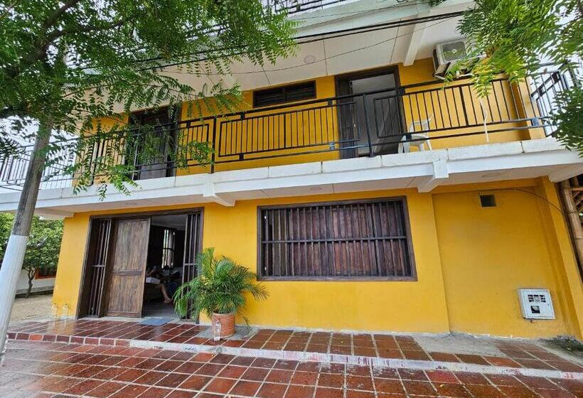 هتل Victoria Queen Villavieja