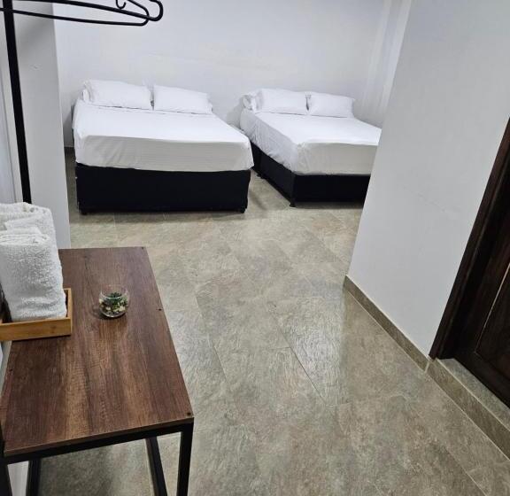 هتل Victoria Queen Villavieja