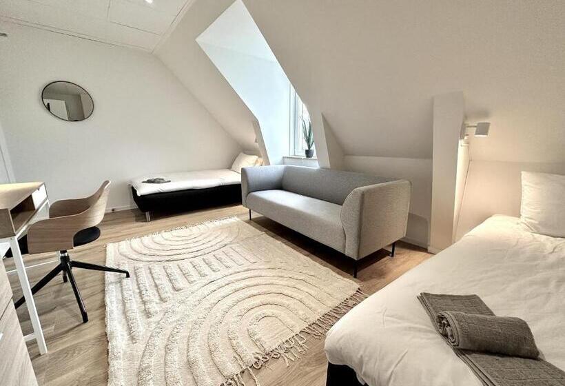 Пансион Attic Hostel