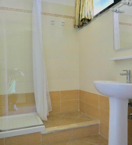 Studio 2 Beds In Residence With Swimming Pool Bed And Bath Linen Included