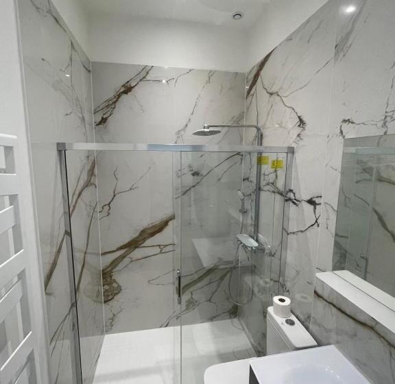 مبيت وإفطار Château De Respide