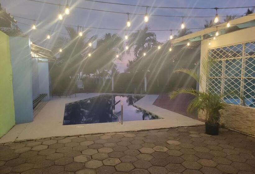 مبيت وإفطار Your Beachfront Bnb Paradise