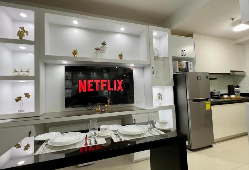 Cozy Condo Near Mall Of Asia