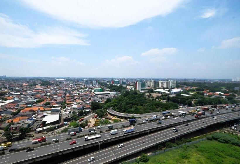 Green Pramuka City Harian By Dea Roooms