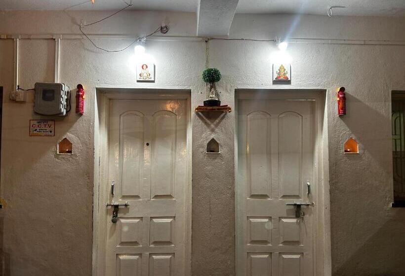 فندق Shriguru Guest House Akkalkot