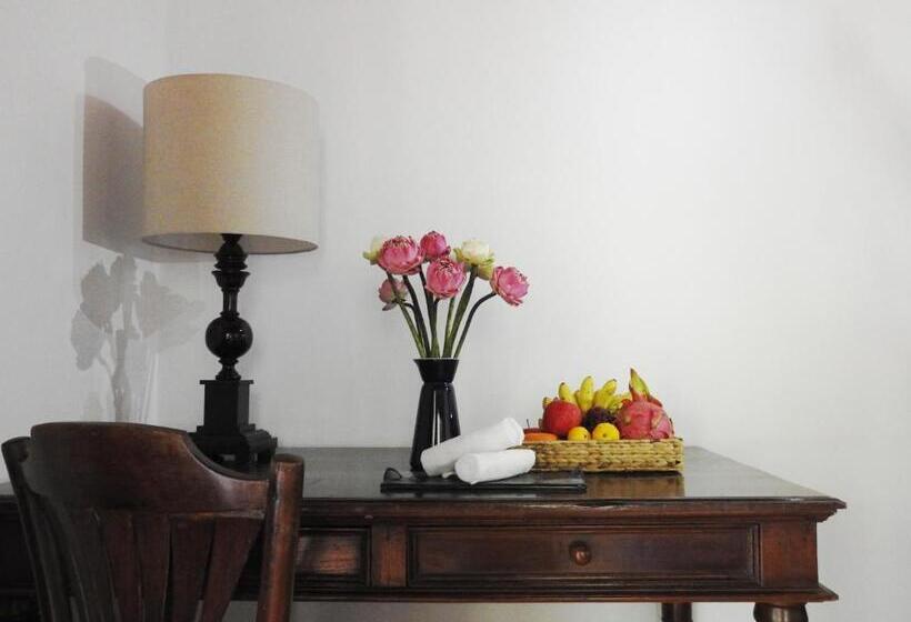 هتل Villa Massilia