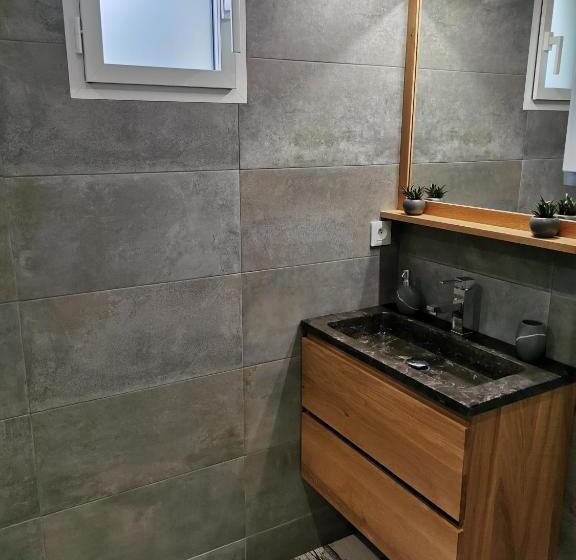 膳宿费 Logement Cosy Avec Piscine Et Jacuzzi Privatifs 4 étoiles