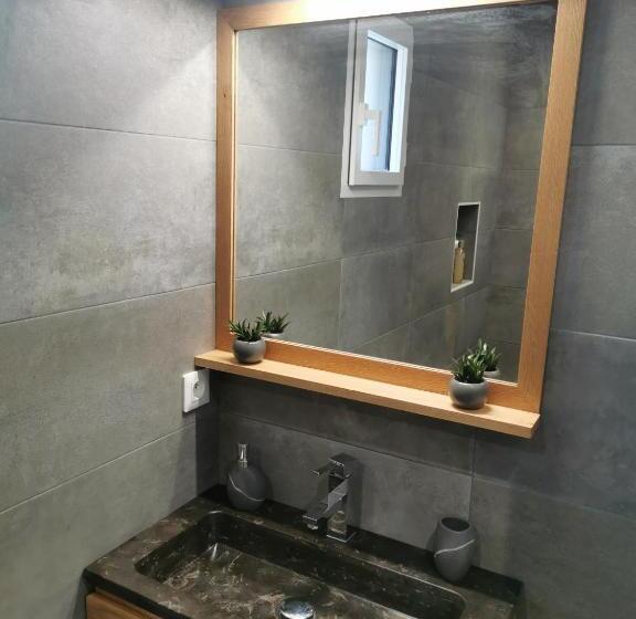 膳宿费 Logement Cosy Avec Piscine Et Jacuzzi Privatifs 4 étoiles