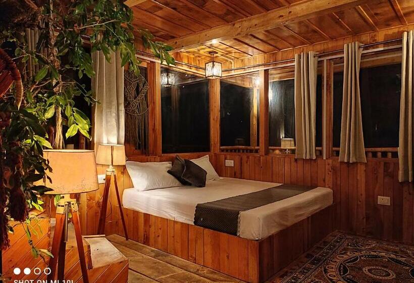 بنسيون The Tree Top Treehouse Jibhi