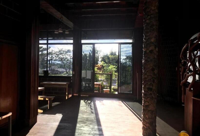 تختخواب و صبحانه The Roadhouse