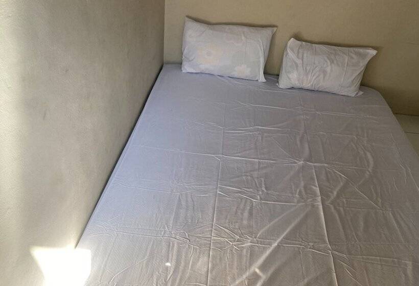 호텔 Oyo Life Kos Bu Luh Mangku