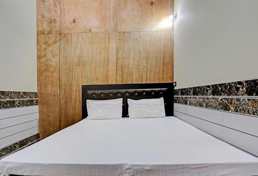 هتل Oyo Royal Guest House