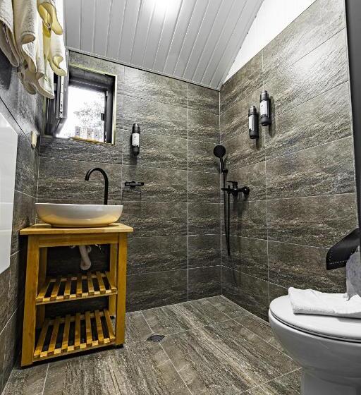 فندق Saint Constantine Mountain Retreat