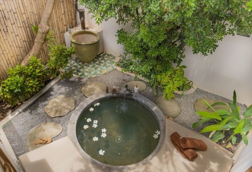 酒店 Through The Looking Glass Wellness Retreat Resort