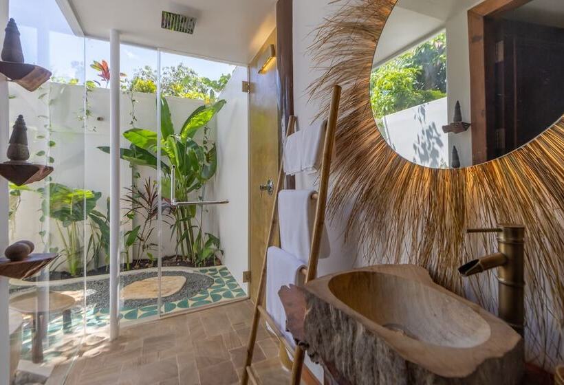 酒店 Through The Looking Glass Wellness Retreat Resort