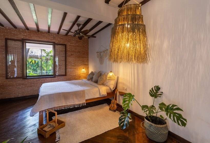 酒店 Through The Looking Glass Wellness Retreat Resort