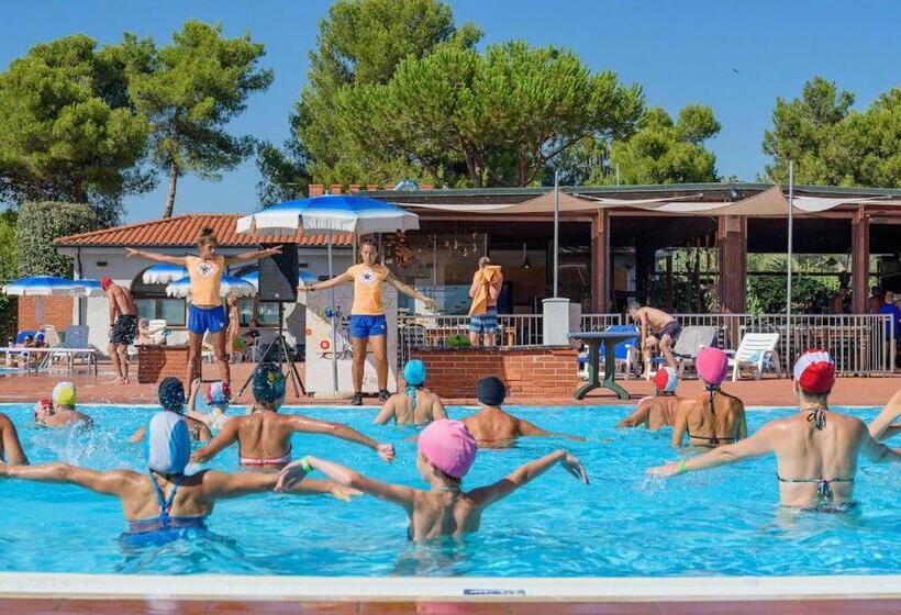 Isa Appartament Plus With Mezzanine, 4 Beds, Air Conditioning And Private Outdoor Area In Village Wi