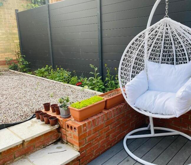 بنسيون Riverside Premium Double Room Garden View E14