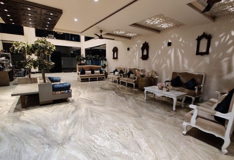 فندق Chokar Dhani Raipur