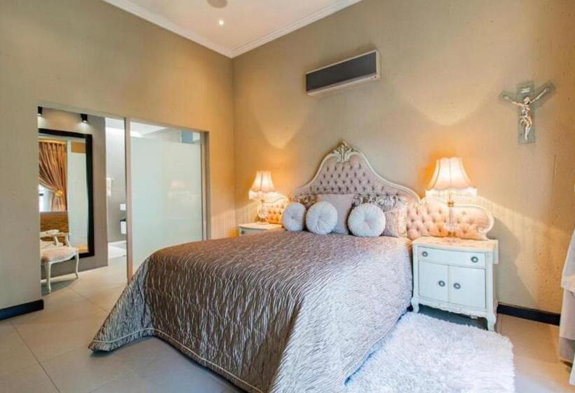 מלון כמוסות Laru Home