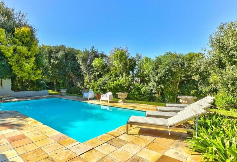 פנסיון Devonport House   Constantia