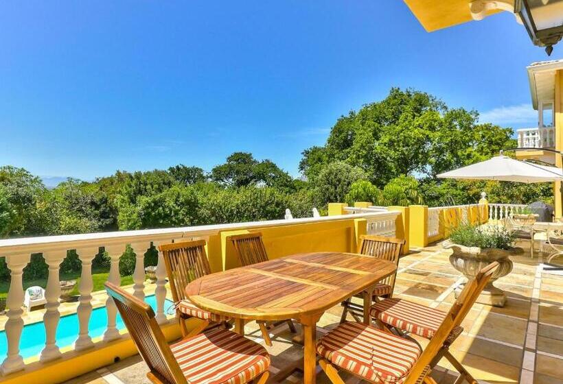 פנסיון Devonport House   Constantia