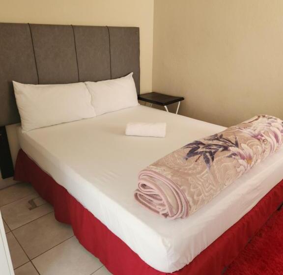 ペンション Hunters Nest Guest House Mafikeng