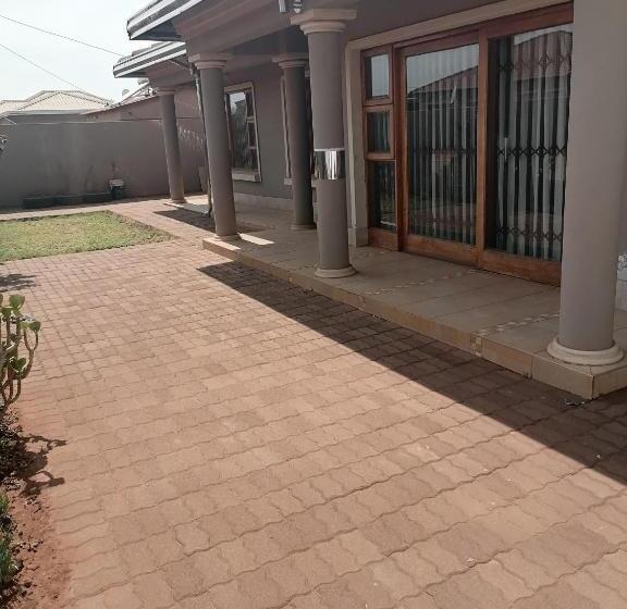 بنسيون Kathorus Short Term Rentals