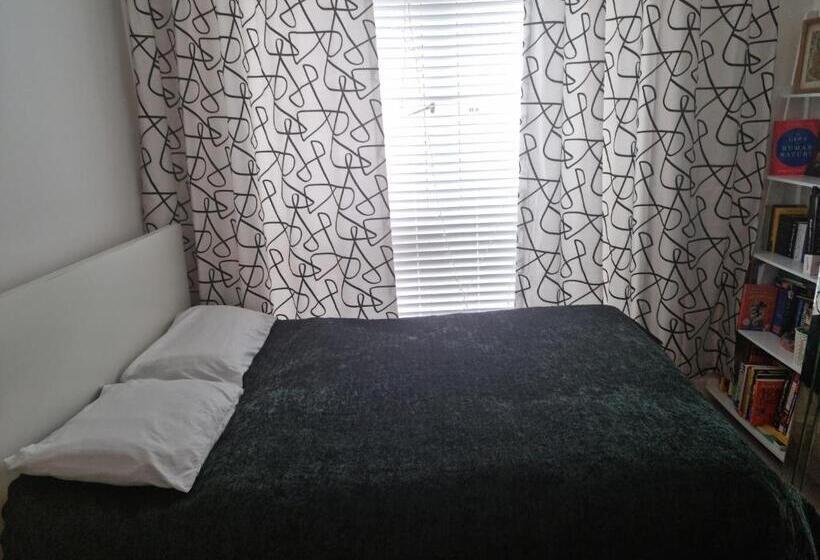 Пансион Large Room With Flat Tv Netflix