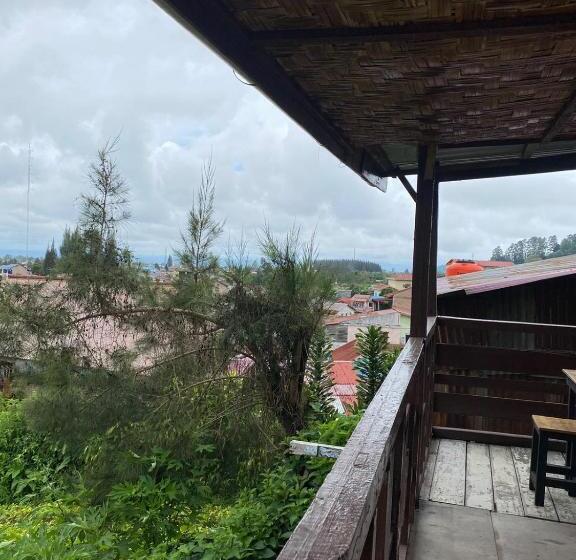 پانسیون Ron S Guest House Berastagi Backpacker Rooms