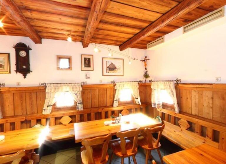 ユースホステル Gasthof & Buschenschank Windisch