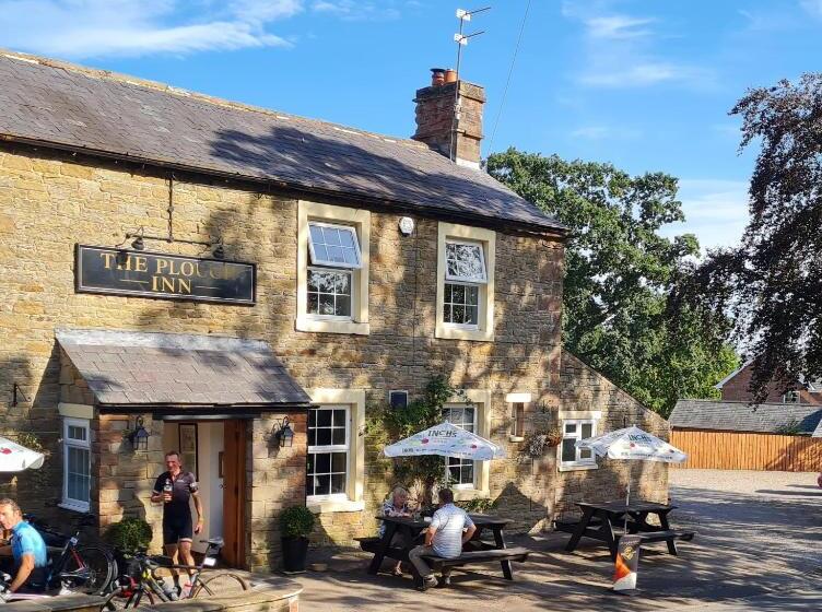 مبيت وإفطار The Plough Inn