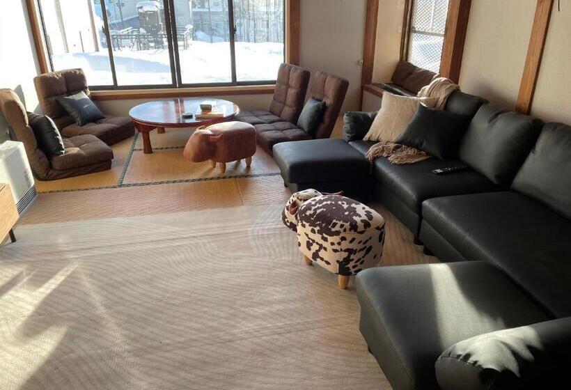 فندق Elan Lodge Akakura