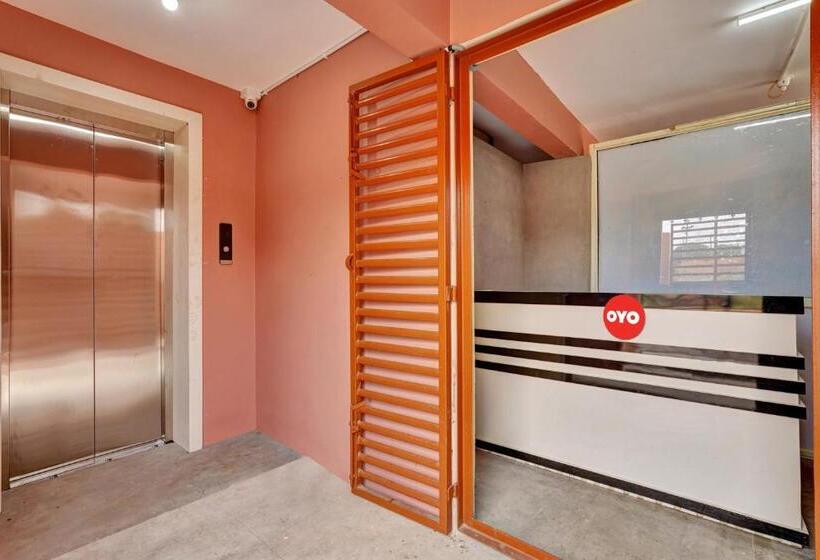 ホテル Oyo Flagship 81451 Surya Rooms