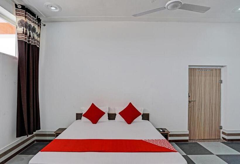 فندق Oyo Flagship Kmps Palace