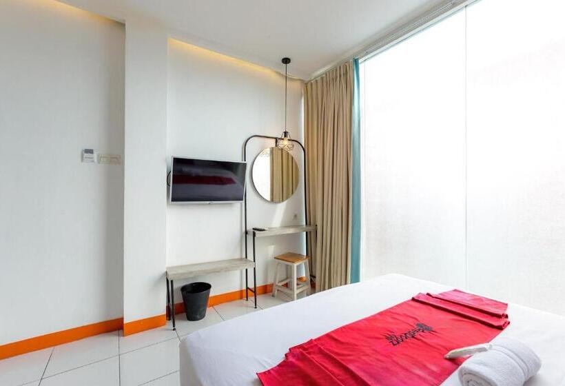 هتل Reddoorz Near Mangga Dua Mall