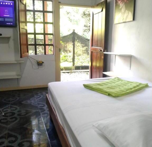 پانسیون Bluebayou.capurgana