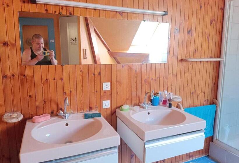 펜션 Room In Bb   Lit 2 Personnes Avec Un Grand Bureau
