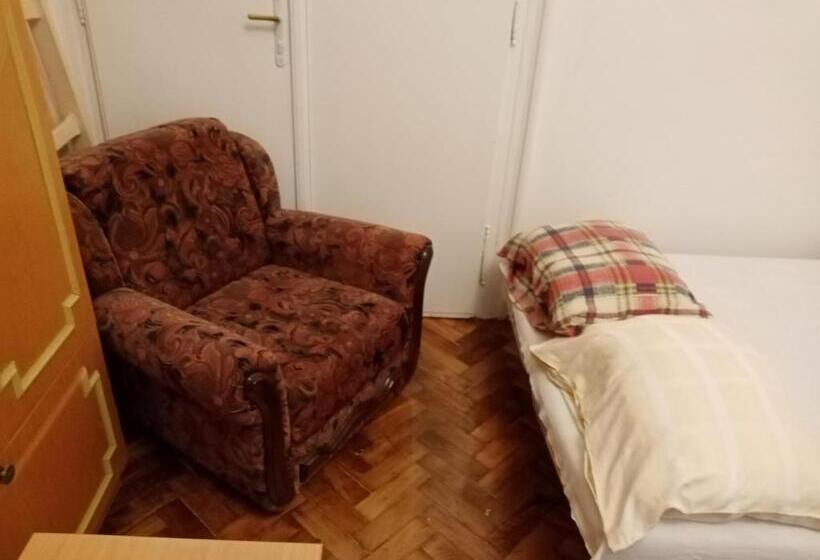 پانسیون Rooms For Exit 2024   For 2 Or 4 People For 4 Nights 11 15 July