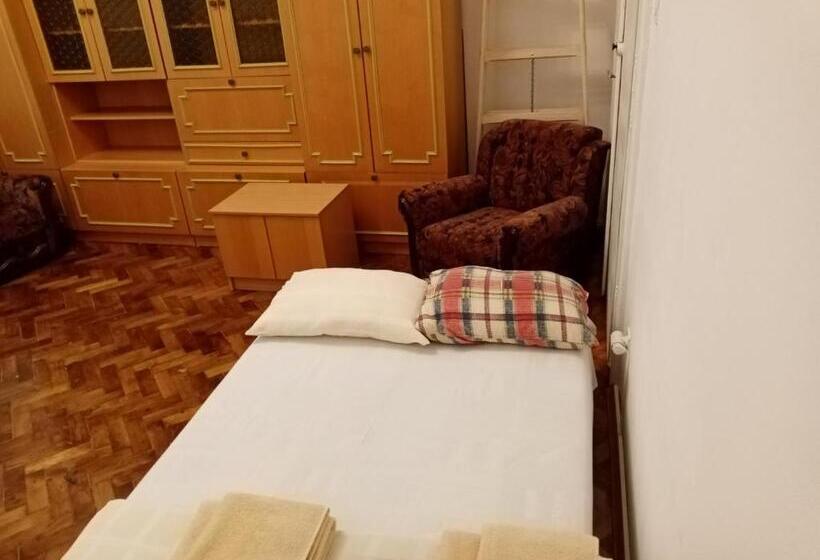 پانسیون Rooms For Exit 2024   For 2 Or 4 People For 4 Nights 11 15 July